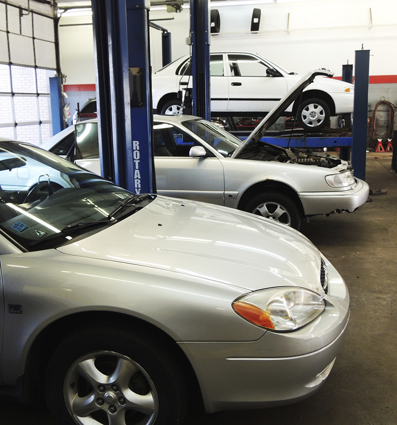 Oil Changes Jenison: Full-Service Oil Changes | Auto-Lab of Jenison - oil